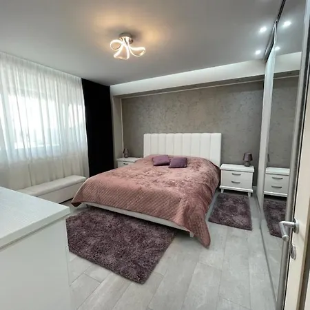 アパート Novac Luxury Art Apartament
